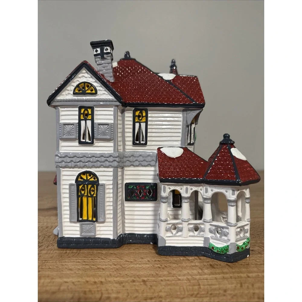 Dept 56 Snow Village Queen Anne Victorian House #5157-8 American Architecture - Picture 2 of 6